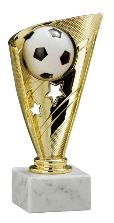 3-er Serie Fußball 150 mm – 170 mm PK736600-3 Fußballtrophäe mit exklusivem Design und Sternen, montiert auf einem weißen Marmorsockel.
